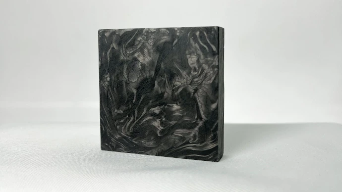 Échantillon de Carbonium®, matériau composite haute performance