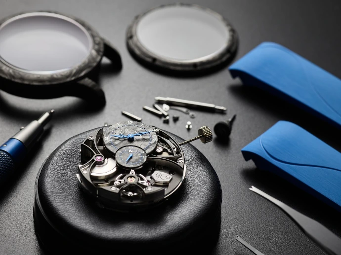 Montre de luxe Romain Gauthier Insight Micro-Rotor Squelette Carbonium® Edition