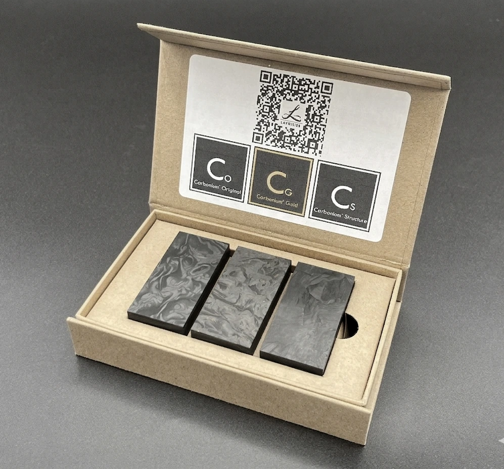 [E-00046] Dominos Carbonium®